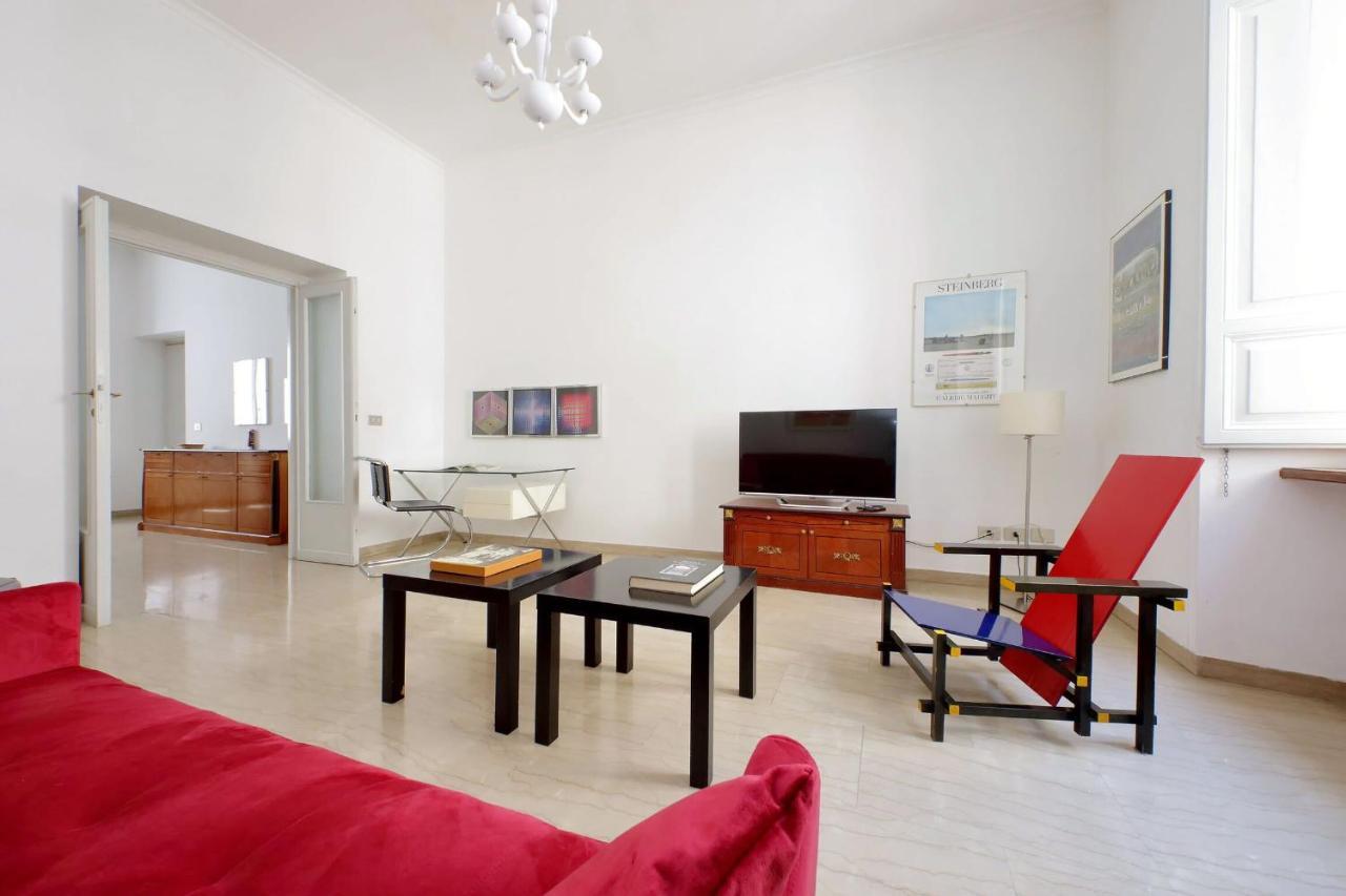 Vittorio Emanuele By Halldis Apartment Rome
